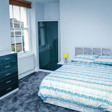 Camden Guest House Double Bedroom With Super Large King Bed Londres Exterior foto