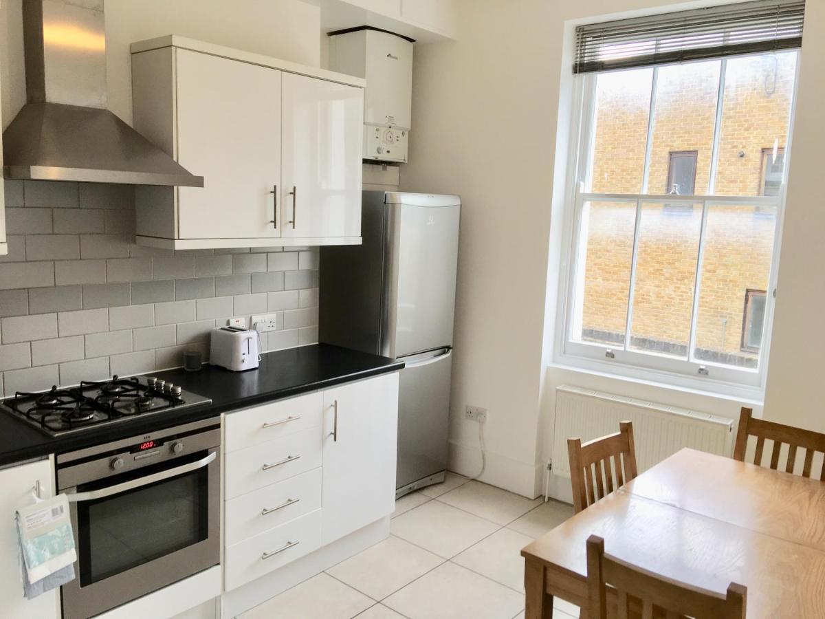 Camden Guest House Double Bedroom With Super Large King Bed Londres Exterior foto