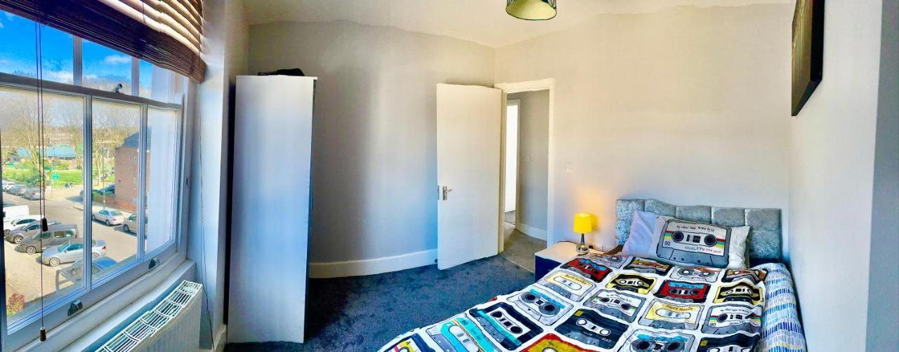 Camden Guest House Double Bedroom With Super Large King Bed Londres Exterior foto
